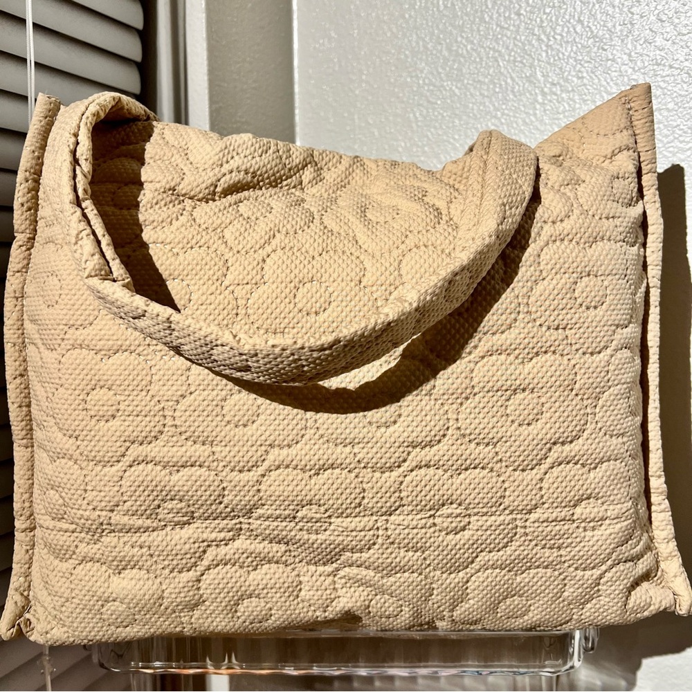 Kuromi KuKu Tan stitch Quilted Tote Bag - Picture 3 of 8